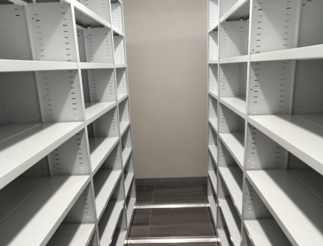 мобильные стеллажи для одежды